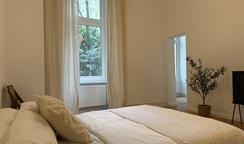 Small, renovated apartment in Schöneberg (available immediately, no commission).