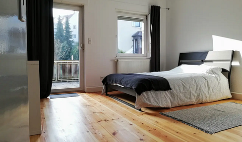 Bright and cozy 3-room apartment with a large terrace and fitted kitchen.