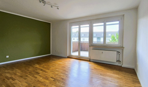 Bright, 3-room apartment with a west-facing balcony in Landshut, in a quiet location and with no agency fees.