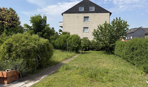 Building plot on Grenzstraße in Moers – suitable for a detached house, semi-detached house, or multi-family building.