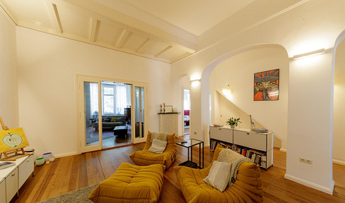 3-room apartment in a historic building in Bremen: representative, stylish, and spacious.