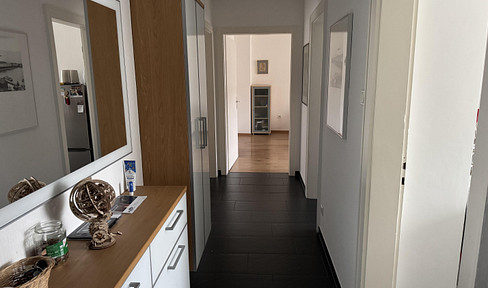 Schöne und helle 3-Zimmer-Wohnung mit EBK