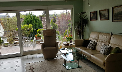 Spacious, sun-filled 4-5 room apartment in STUTTGART.