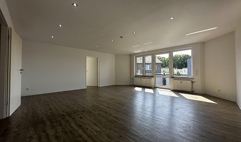 Newly renovated 2-room apartment with a balcony and parking space, located in the center of Alsdorf!