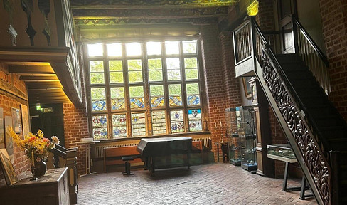 Exclusive office space in the historic Brömsehaus building, located in the heart of the city.