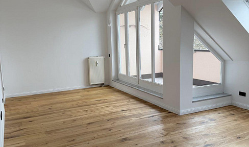 Exklusive Dachgeschosswohnung mit Loggia in Germering bei München