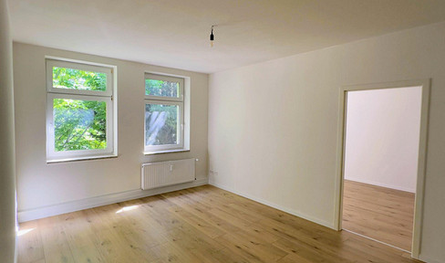 Frisch sanierte 2-Zimmer-Wohnung mit neuer Einbauküche & Tageslichtbad in Stadtfeld-Ost