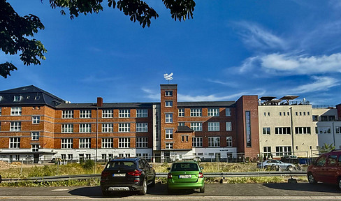 Stylish office space in a loft-style building, located in the Cassellapark-Fechenheim-Nord business park.