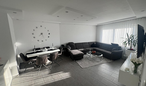 Tastefully decorated 3-room apartment with fitted kitchen, located in Augsburg-Oberhausen/Bärenwirt.
