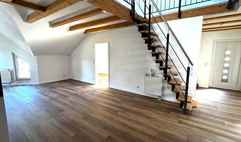 Moderne Helle 3-Zimmer-Maisonette Wohnung mit Galerie