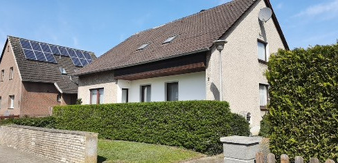 Familienfreundliches Einfamilienhaus mit zwei Wohneinheiten - provisionsfrei