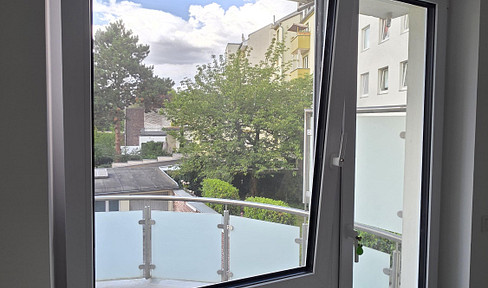 Lichtdurchflutete Wohnung mit 2 Balkonen (Erstbezug nach Komplettsanierung)