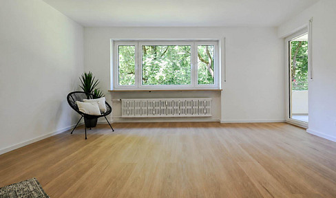 Beautiful, partially renovated 3-room apartment in a natural setting in Nuremberg.