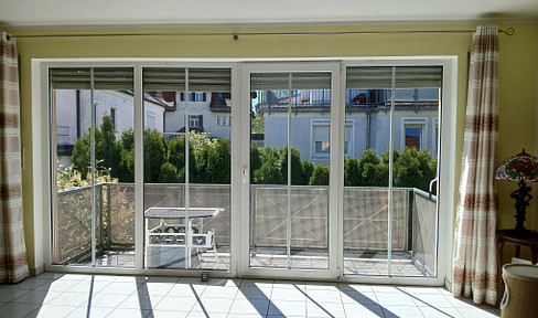 One-bedroom apartment in Ingolstadt, with balcony and underground parking, offered privately.