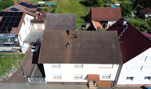 Detached property with a huge garden, large barn, and iSFP benefits – ideal for families.