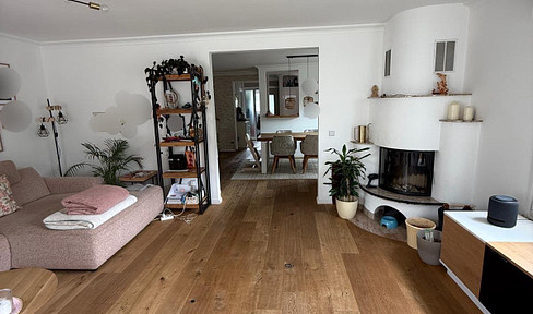 Family-friendly home near the park – Semi-detached house with conservatory, fireplace, and a beautiful garden in Berlin-Rudow.