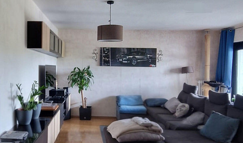 Zentrale 3-Zimmer-Wohnung mit Aufzug, modernisiertem Bad,WC &Balkon