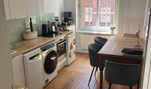 Dream location in the heart of the city, offering peace and quiet (fully furnished!) - Situated between Michel, Baumwall, and Stadthausbrücke.