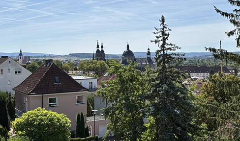 Beautiful 3-room apartment in the attic, located in a prime area of 36039 Fulda (Frauenberg).
