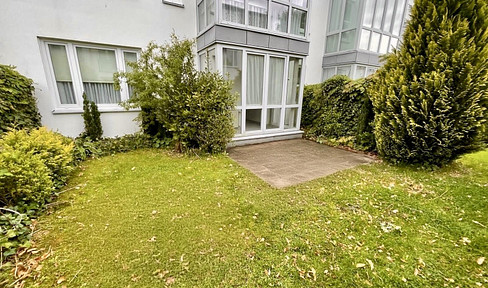 Beautiful garden apartment with many advantages.