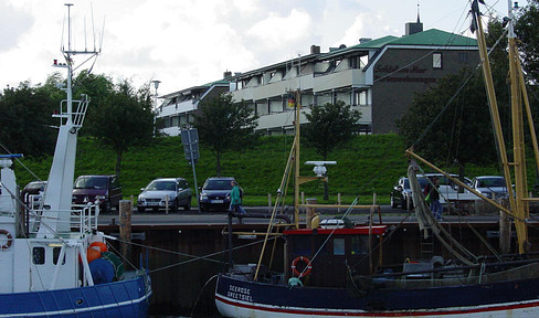 Cozy 3-room apartment in the attic with a balcony, located in a central area of Büsum, 57 m², with elevator.