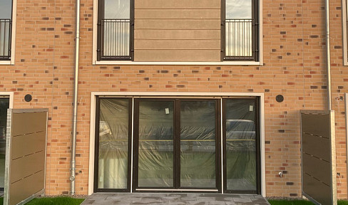 Neuwertiges Reihenhaus mit 5 Zimmern im Landwehrviertel - mit Garten und Dachterrasse