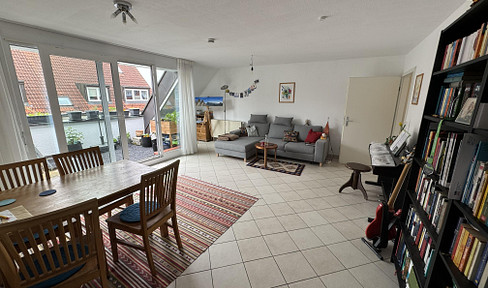 Helle 3,5 Zimmer Maisonette Wohnung mit Dachterrasse, TG-Stellplatz und guter ÖPNV-Anbindung