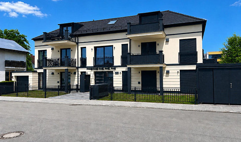 NEUBAU 2023 ☼ Einziehen nur mit Ihren Koffern ☼ möblierte 2-Zimmer- Wohnung ☼ großem Garten ☼