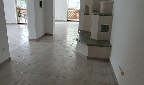4-room apartment on the ground floor, with air conditioning and a covered terrace.
