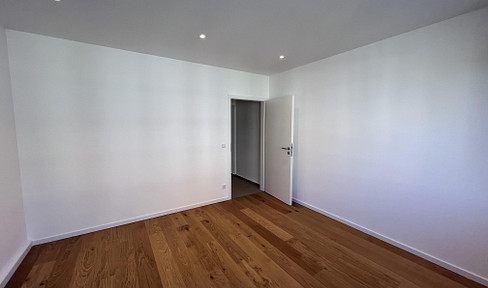 2 Zimmer-Wohnung frisch saniert mit großem ruhigem Balkon in Innenstadt