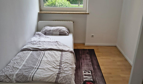 3 WG Zimmer in 3-4er WG Zimmer 1 -- 900 € / Zimmer 2 -- 800 € / Zimmer 3 -- 700 €