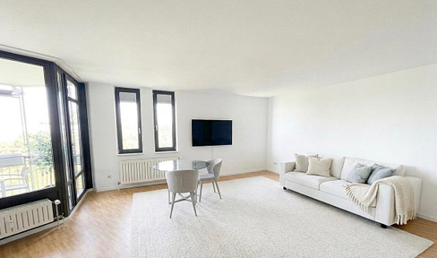 Urban oasis in the zoo district: Bright and spacious living space in Düsseldorf-Düsseltal, offered privately.