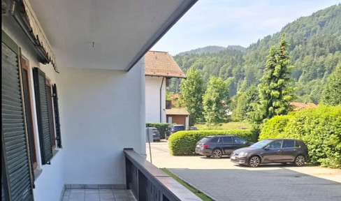 2-Zimmer-Hochparterre-Wohnung mit kleinem Bergblick und großzügigem Balkon - PROVISIONSFREI