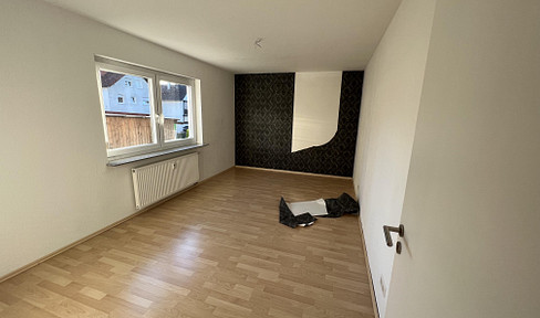 Helle 2 Zimmer Souterrainwohnung mit Terrasse nähe Waldrand zu vermieten