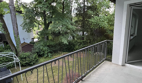 4-Zimmer-Wohnung mit Blick ins Grüne, verkehrsgünstig gelegen