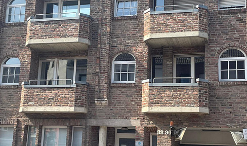 Commission-free: Versatile commercial space with development potential, located in a central area of Jülich.