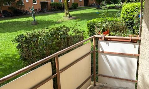 TOP 2-er WG-Wohnung direkt am Flaucher! renoviert, 3 Zi, Wohnküche, Westbalkon, keine EBK!
