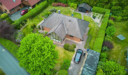 Wohnen am Waldrand und mitten im Dorf – Haus mit Wintergarten und Ausbaureserve in Handeloh