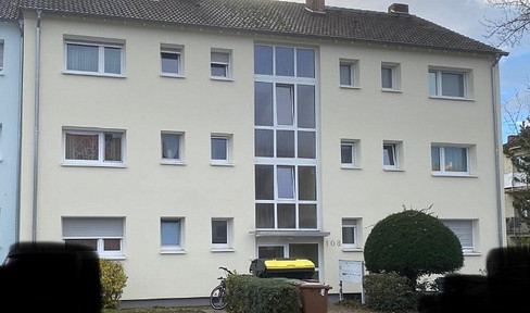 Erstbezug nach umfassender Renovierung: Moderne 2-Zimmer-Wohnung mit Balkon