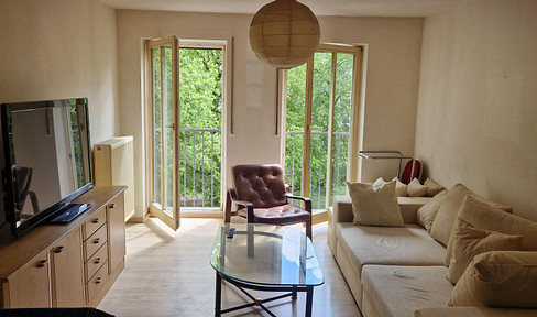 Beautiful, partially furnished 2-room apartment in the center of Meiningen - in a quiet location.