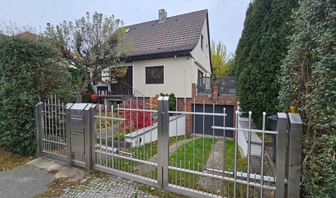 Dreamlike detached house in Lichtenrade - No commission fees.