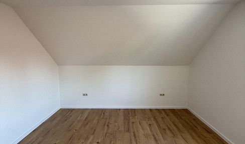 Schöne 3 Zimmer Wohnung mit Stellplatz!
