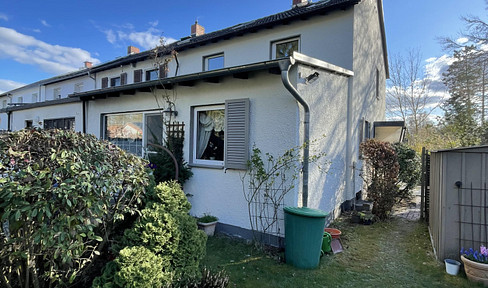 Completely renovated 2.5-room apartment in Neu-Isenburg, with a garden and parking space!