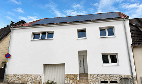 Provisionsfrei: Energieeffizientes Ein- bis Zwei-Familienhaus mit 264 m², Wärmepumpe, PV-Speicher
