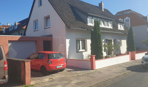 Charming apartment in Sarstedt with a terrace, 100 square meters.