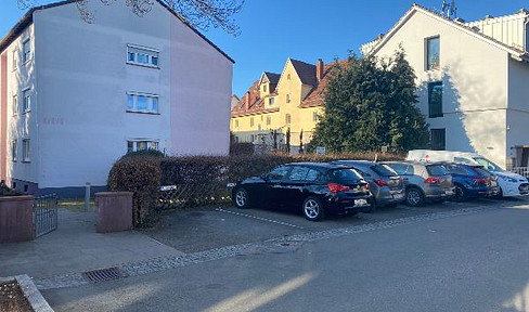 Well-maintained 3-room apartment with 2 balconies, access to a garden, and a large garden, located in LE.