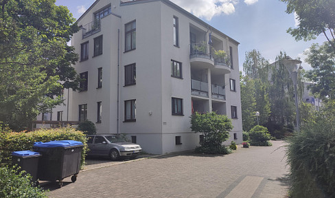 Lichtdurchflutete 2-Zi-Whg. mit großer Süd-Dachterrasse in TOP-Lage inkl. Einbauküche