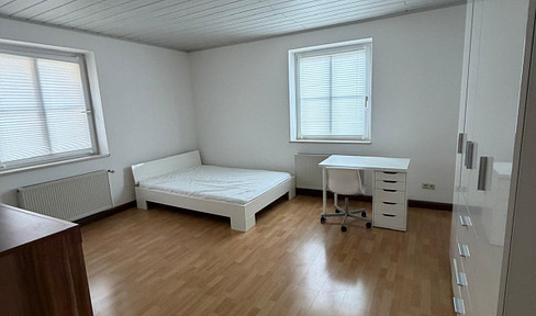 Furnished 3-room apartment, suitable for students/shared living, or available as a whole apartment – located in East Stuttgart, near the U9/U4 subway station.