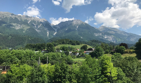 Schöne 2,5 - Zimmer Wohnung in Mühlau mit großer Terrasse und Bergpanorama ab 01.07.2026 verfügbar