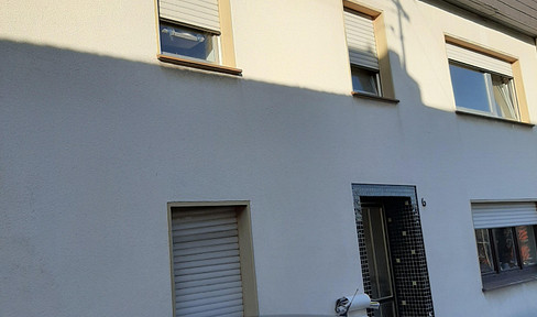 Attractive house with 5 apartments.